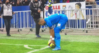 祸从口出！官方：多次争议言论，艾梅加被斯特拉斯堡队内禁赛