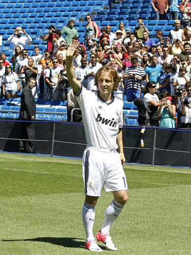 要放弃萨林杰了？广东内线护框成最大隐患，杜锋有望签下第五外援